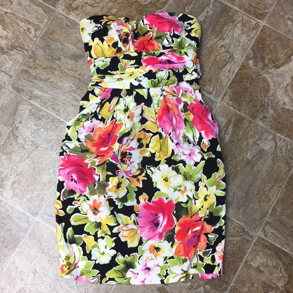 Snap Dresses & Skirts - Snap Floral Mini Dress